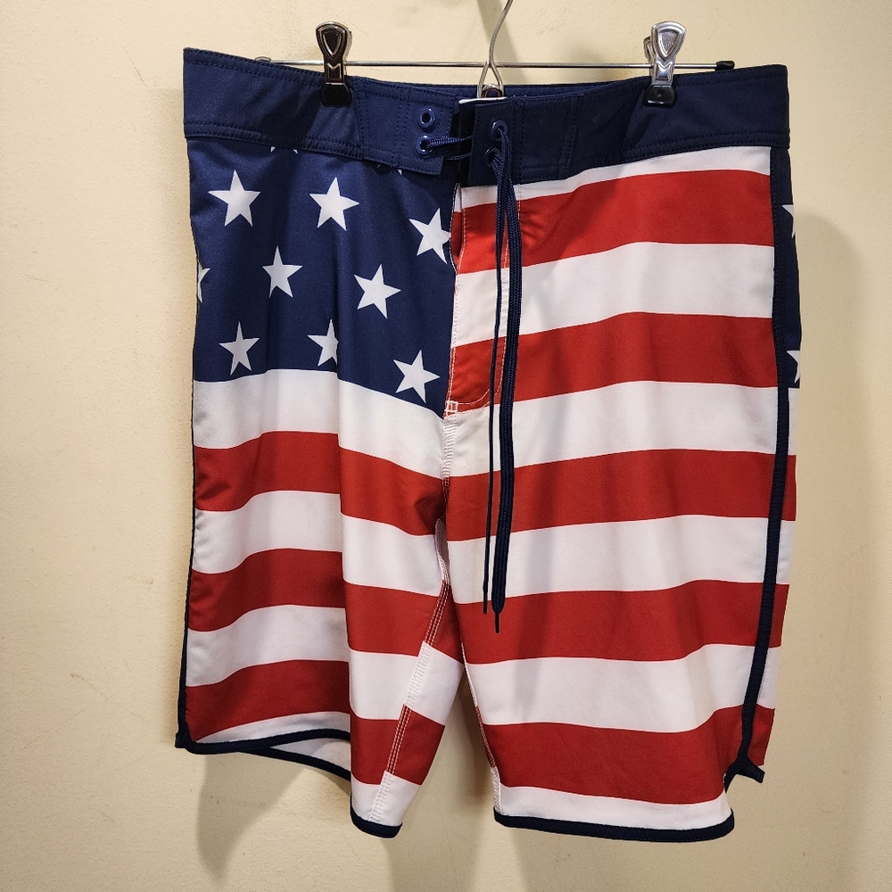 Old Navy Men's USA Flag Platriotic Swimmer Shorts size 32